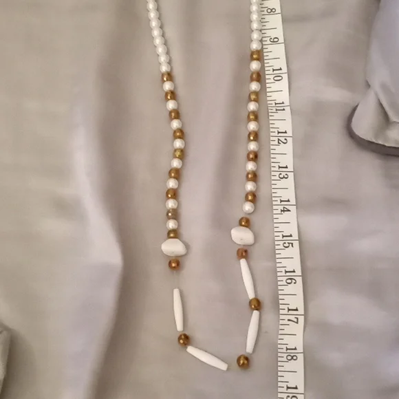 Lovely Beaded Necklace - Picture 2 of 3